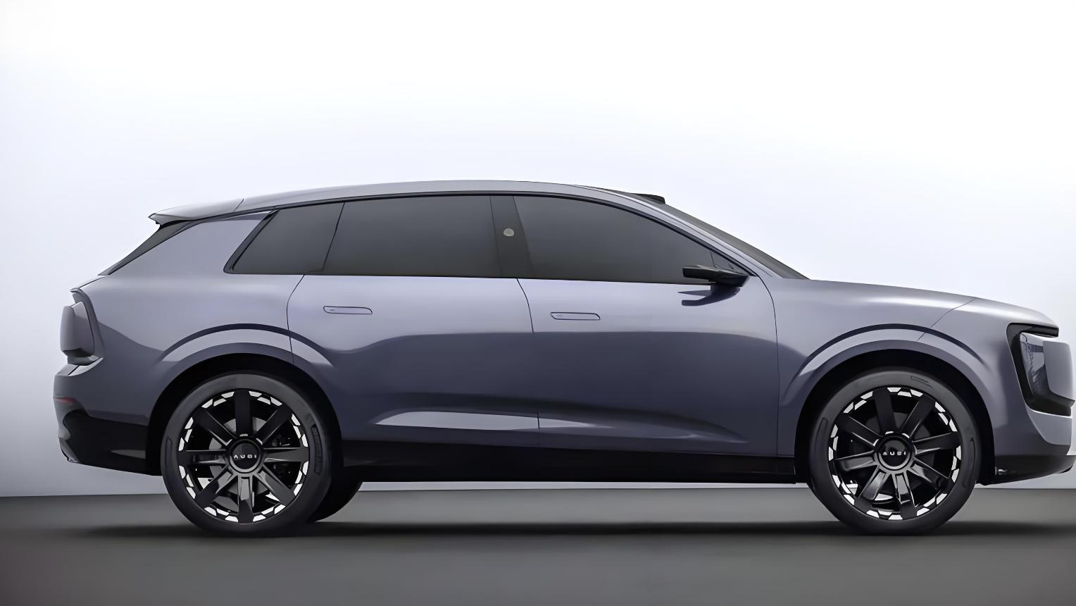 造型科幻的奥迪SUV，尺寸比Q7还宽，大四座布局，搭载双电机四驱