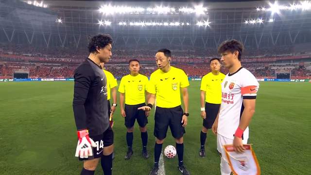 瓦科续约后划水，克雷桑踢中场是饮鸩止渴 泰山给韩鹏练级 赔上成绩