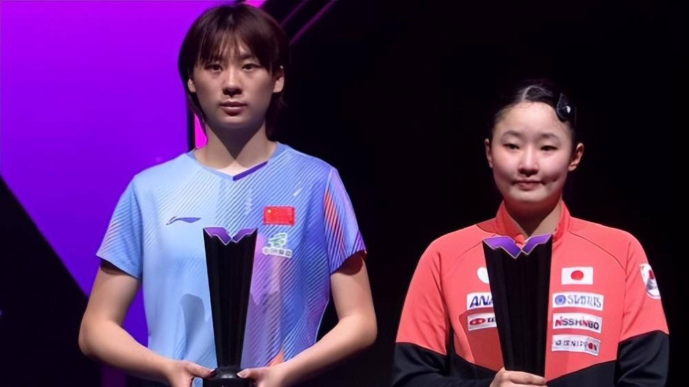 陈熠戴上女单金牌仍一脸严肃！眼中复仇之焰未消 世排升第九重新出发