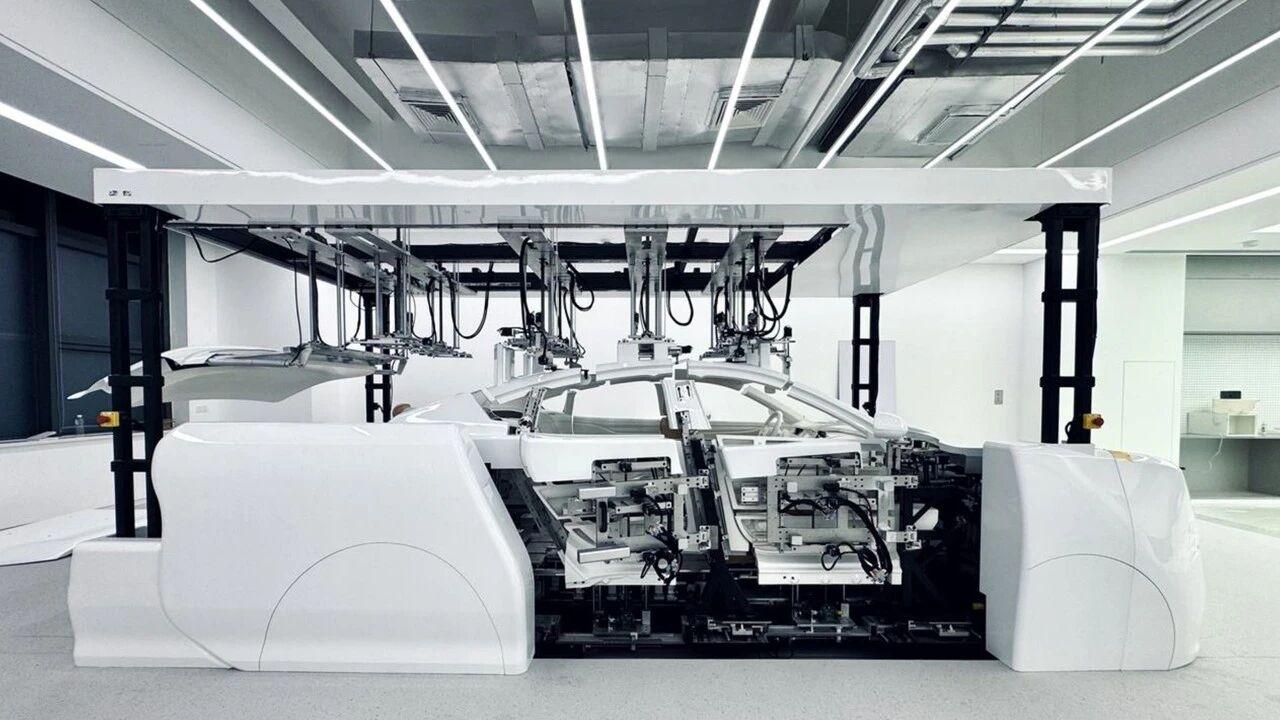 反击崩盘论：雷军实验室直播秀肌肉，为改款SU7送上定心丸