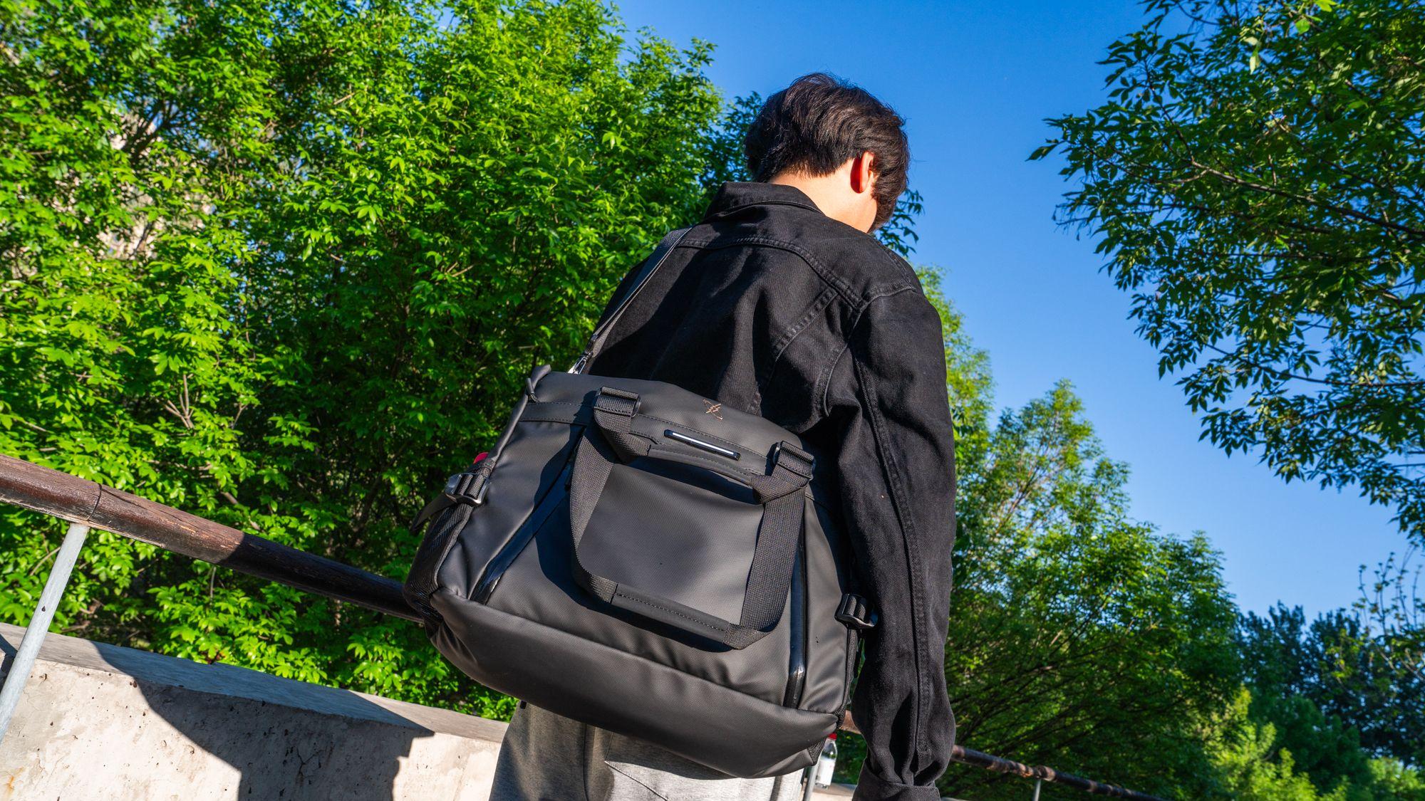 不仅能装，还更实用！光影行星波塞冬通勤包！
