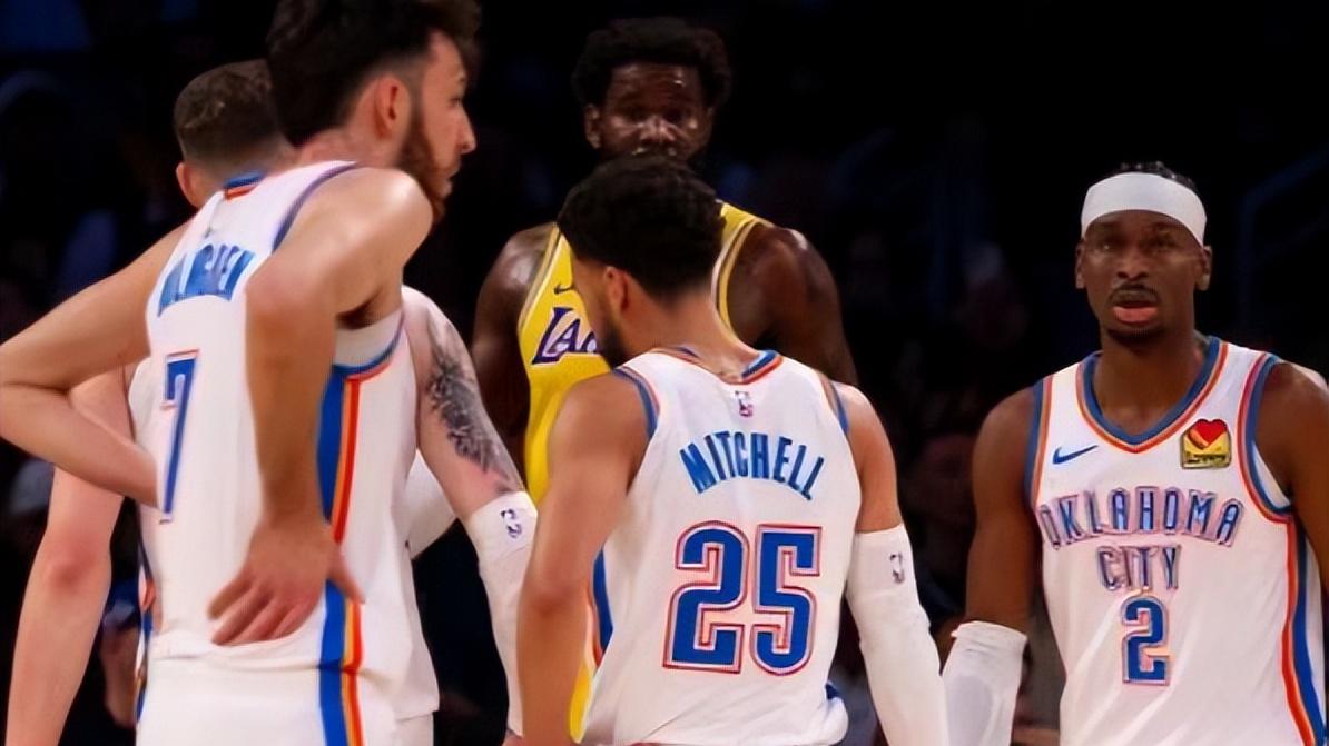 随着湖人惨败雷霆，火箭7连胜，西部最新排名出炉！快船稳居第8