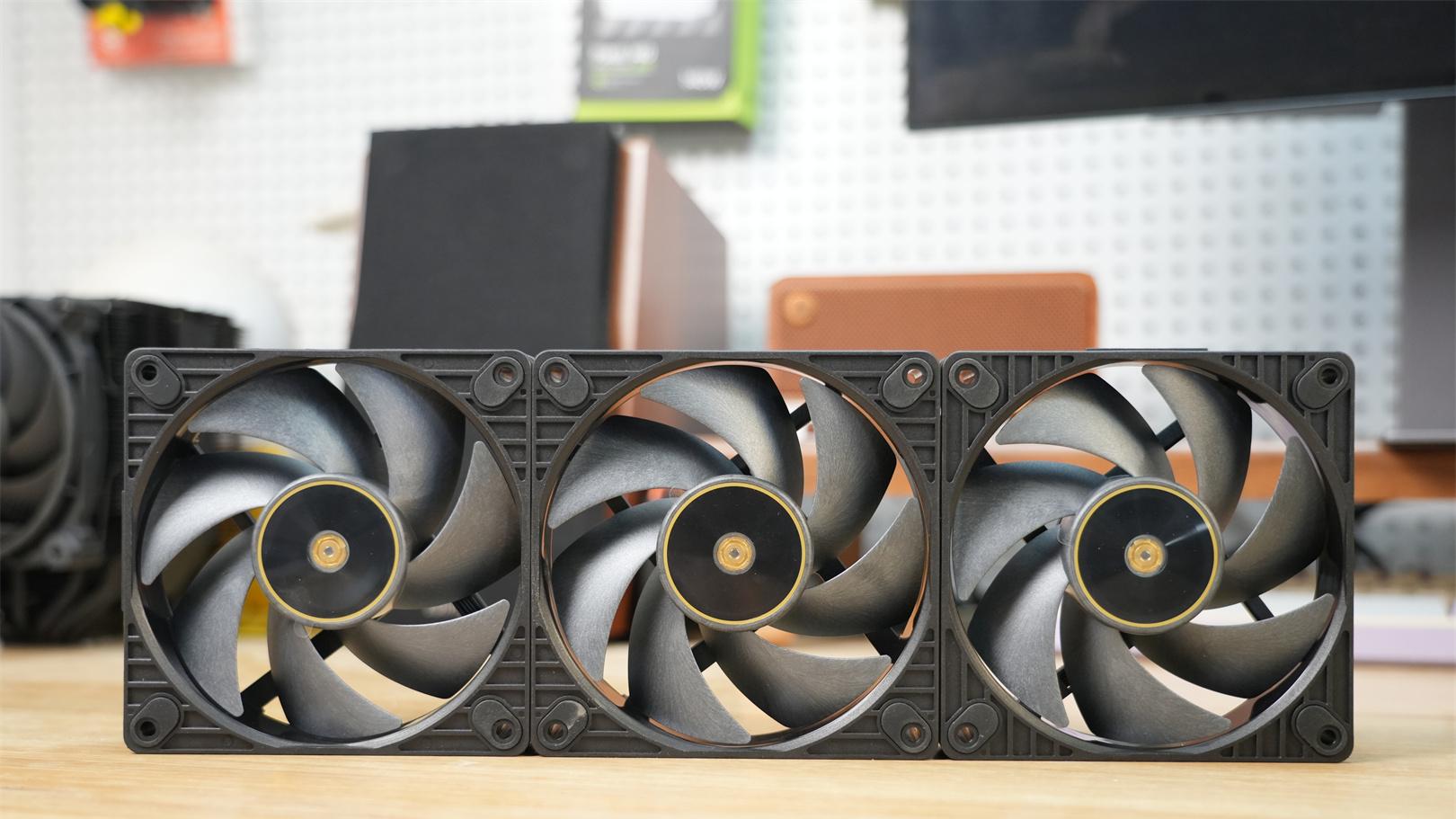 低调外表下藏着的强劲散热实力，这就是华硕ProArt 创梦PF120 风扇