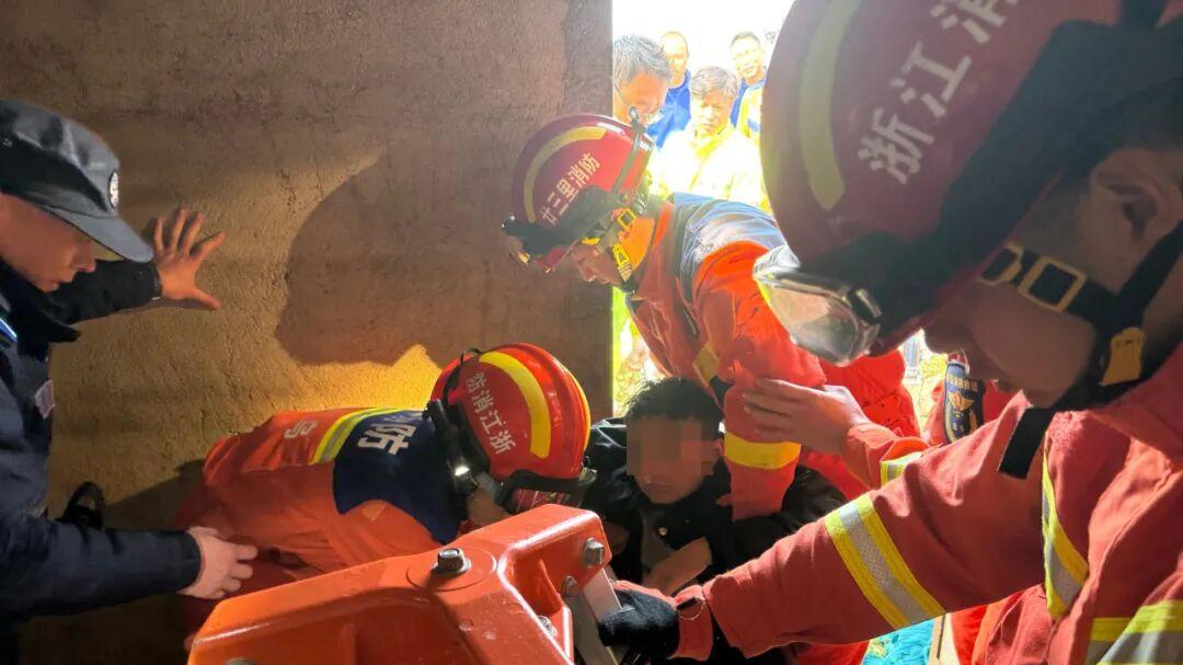 事发义乌廿三里！“地下”传来救命声……