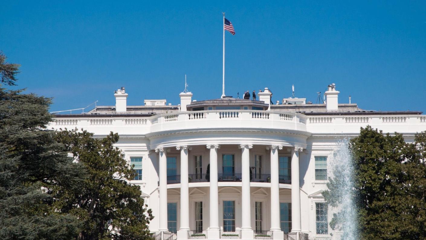 游戏结束，中方大规模抛美债，欧洲也跟进？特朗普紧急除名反华派