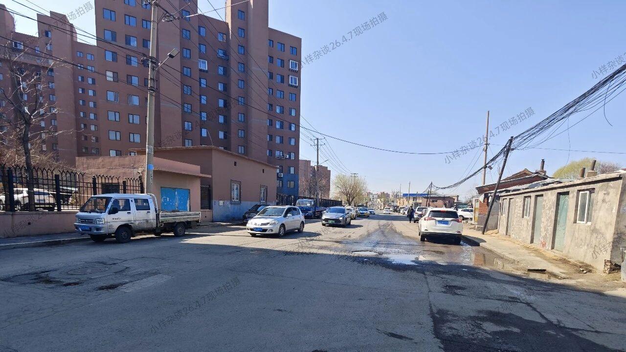 身边儿的“战损风”道路—方凌路