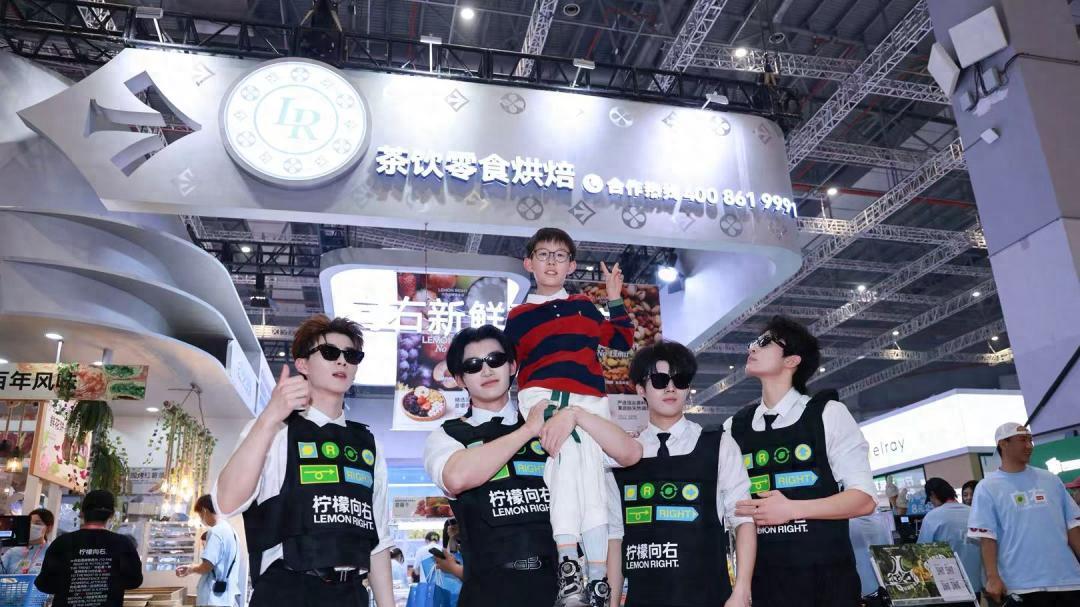 单店投入200万，标配员工33人，为什么柠檬向右要进军新鲜零食店