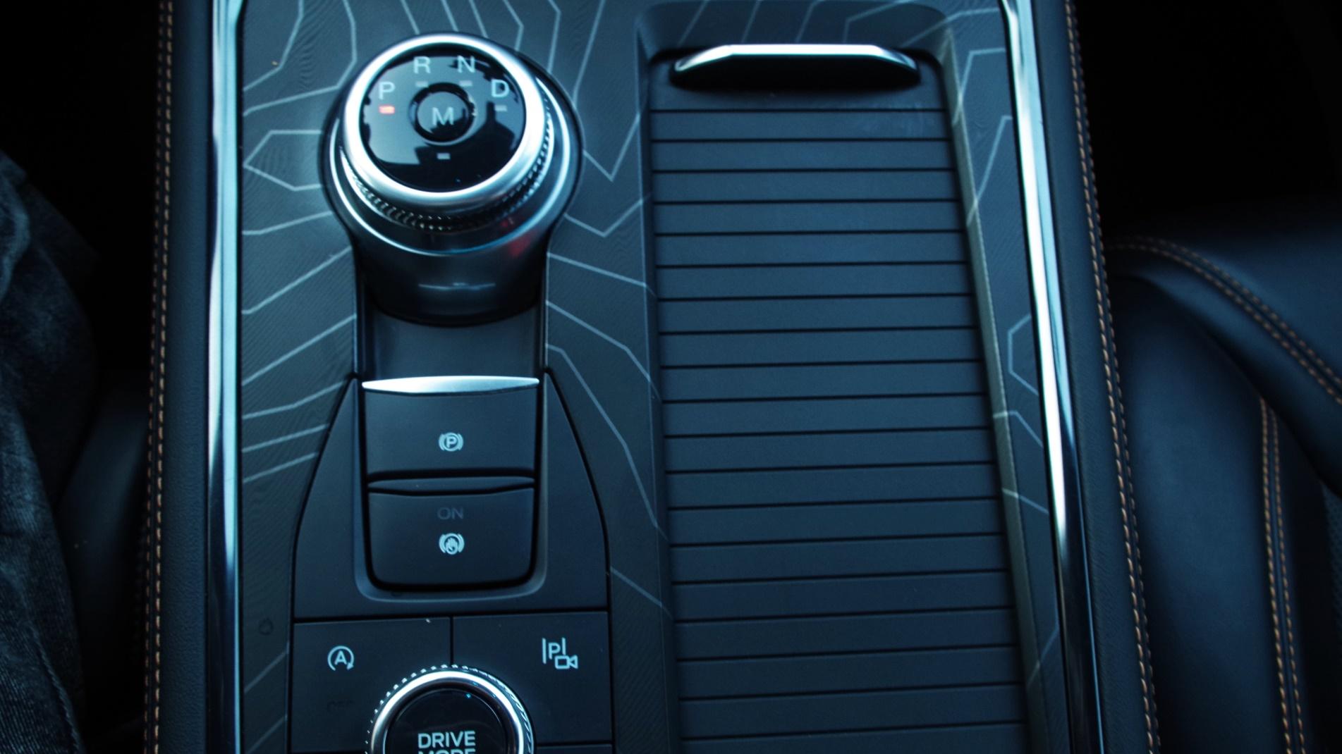 中意探险者的操控，纵置后驱开着确实稳