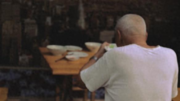 56岁住家保姆，伺候雇主4年，我们活成夫妻模样，却连一句老伴都不敢喊