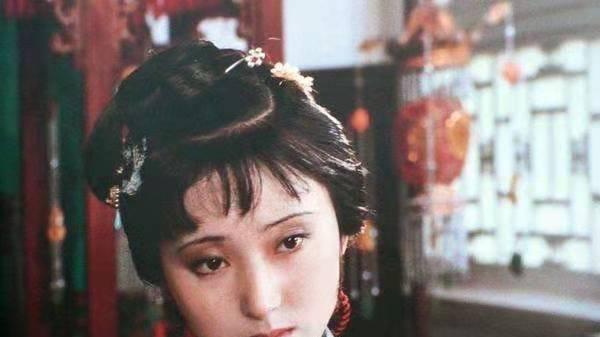 林如海死后，林黛玉为何没有一点憔悴落魄，反而更加超逸好看？