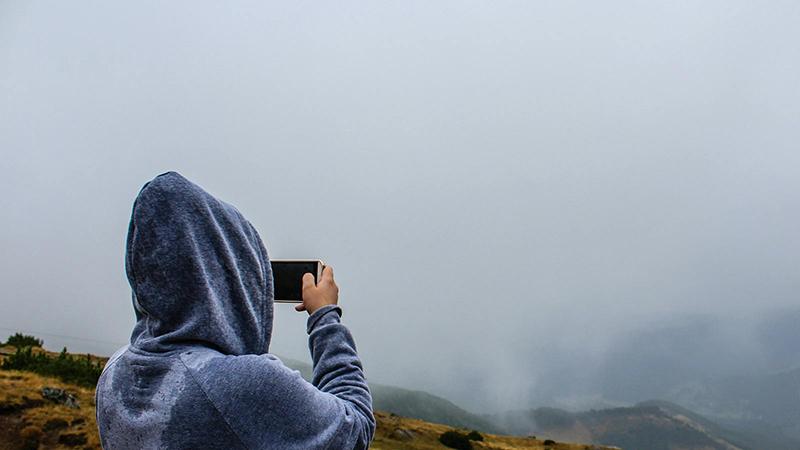 真相好难看，别再喊苦喊累，都在负重前行