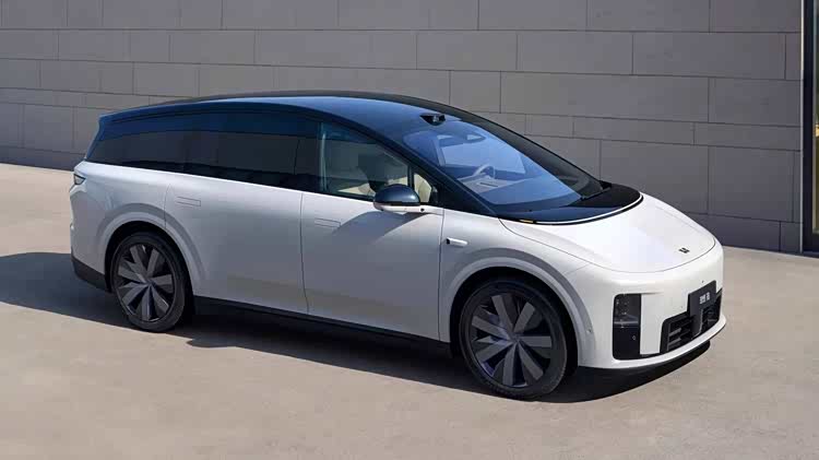 说句大实话：理想i8是一台，被外观严重拖累的好车！