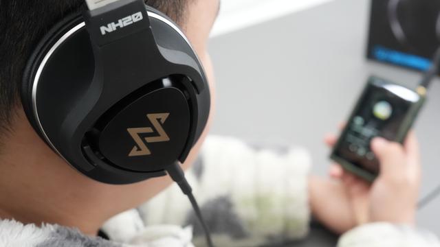 从混音台到床头柜：宁梵NH20陪我度过了两个截然不同的夜晚