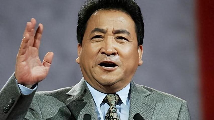 相声大师姜昆晚年真实生活：舞台背后的父女依靠与遗憾