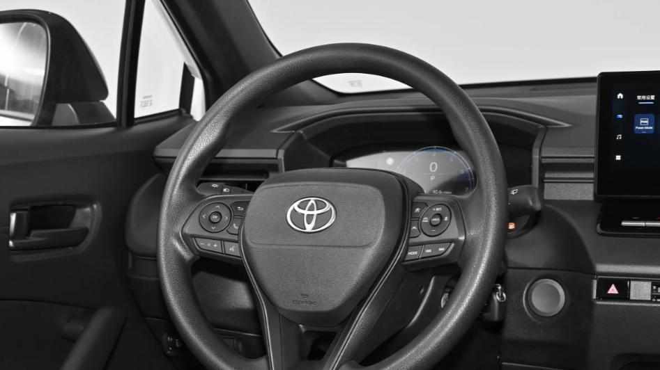 家用SUV的务实之选，2026款卡罗拉锐放深度体验，起售价12.68万