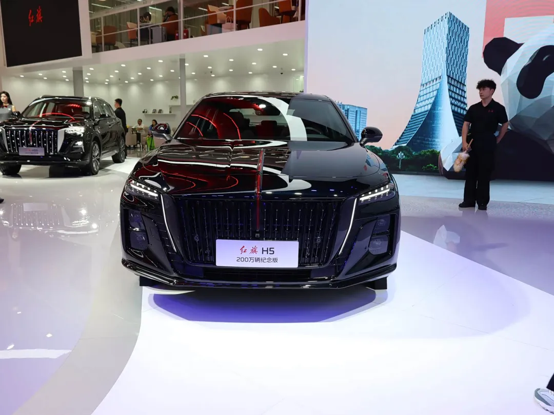 适合年轻人开的轿车有哪些？这4款颜值、操控堪称完美