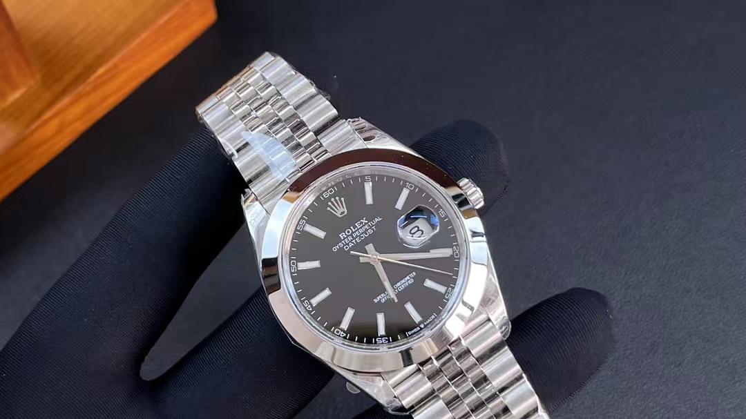 瑞士惊现厦门走私复刻表大案！警方成功查获，涉案细节全曝光