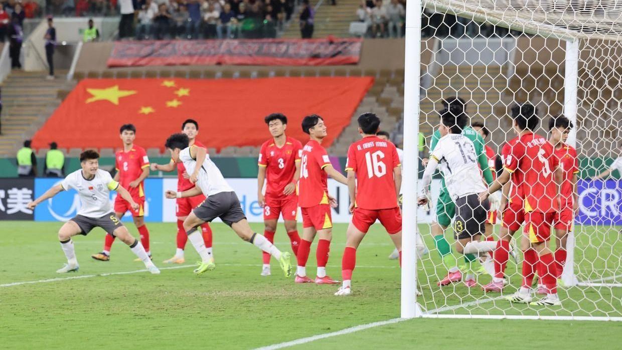 破防了！U23男足闯进亚洲杯决赛，这战绩比国足国青都难得