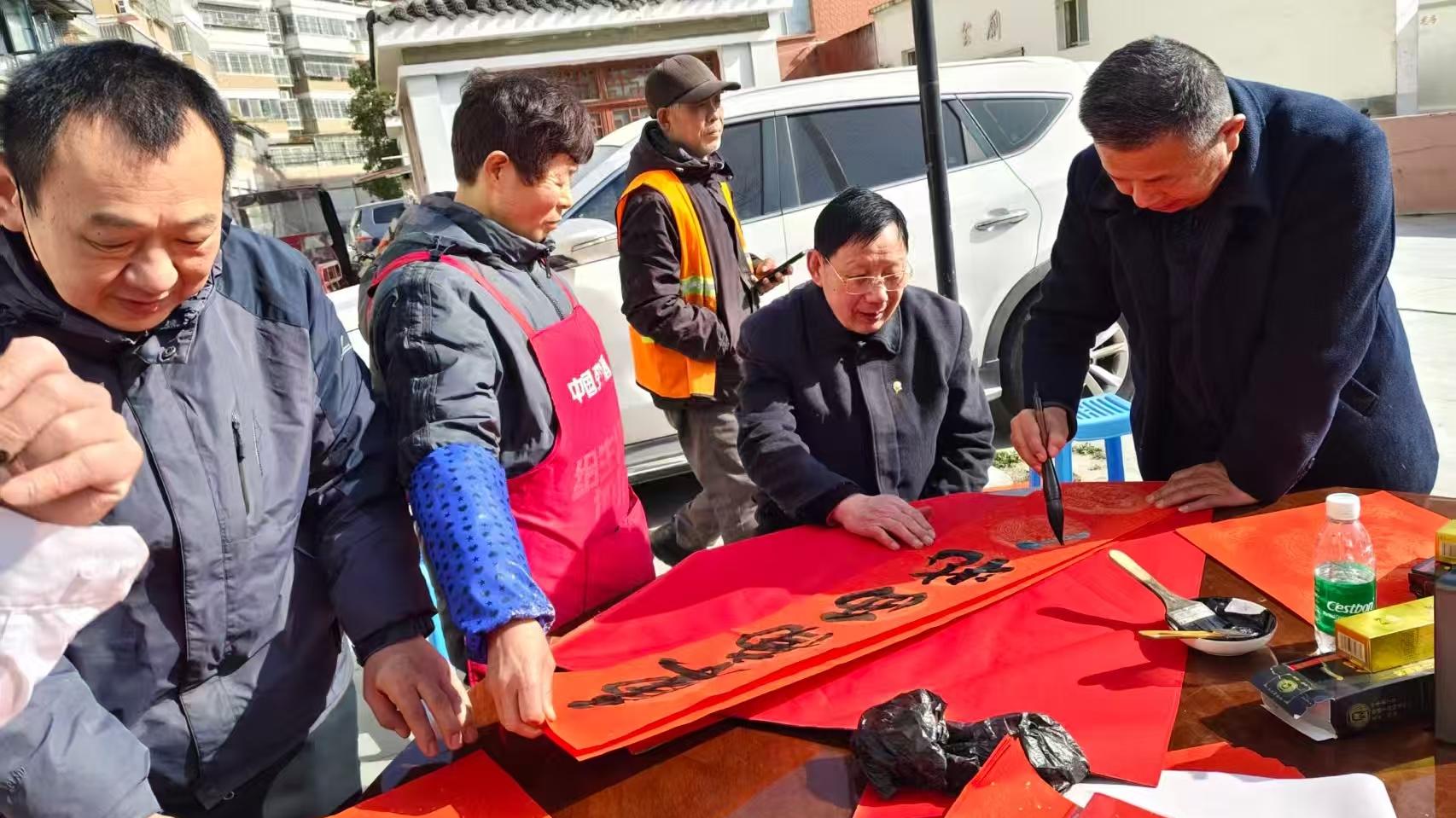 笔墨传情、新春送福”一一汝南书画名家、中美协会员王全中：马年春节，为单位和家庭优惠提供马年字画和春联