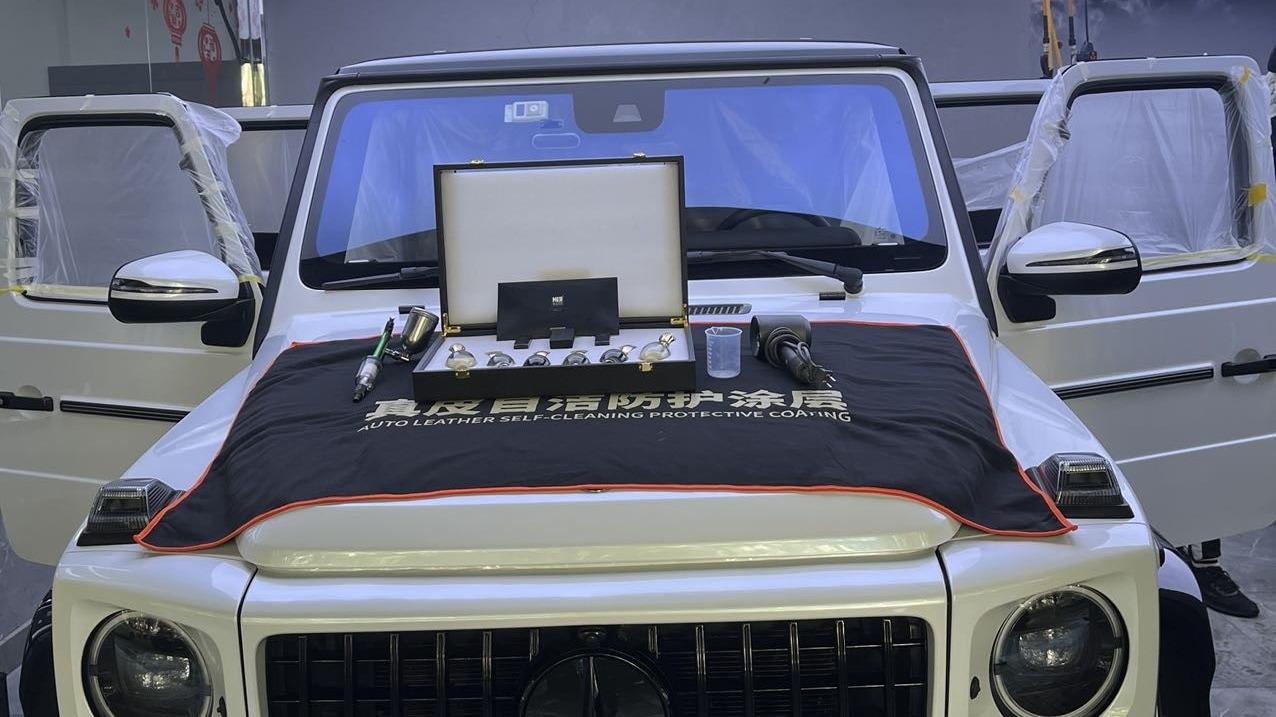 奔驰G级百万豪车内饰，靠MER真皮自洁涂“颜值自由”