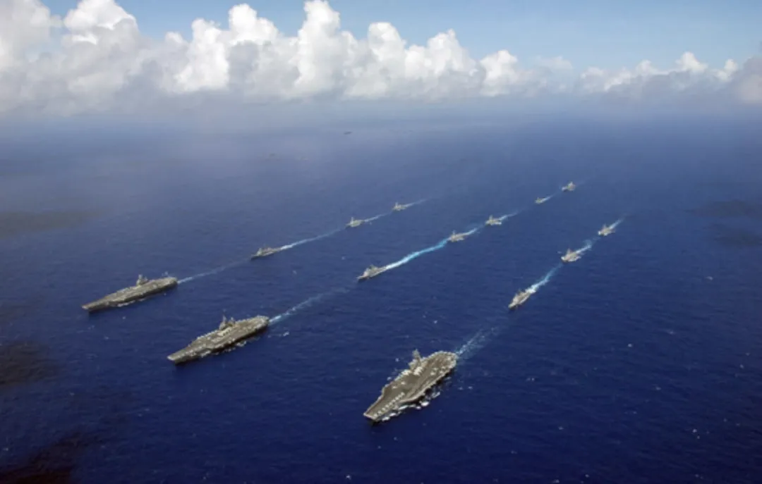 美军三航母集结中东，伊朗局势走到悬崖边