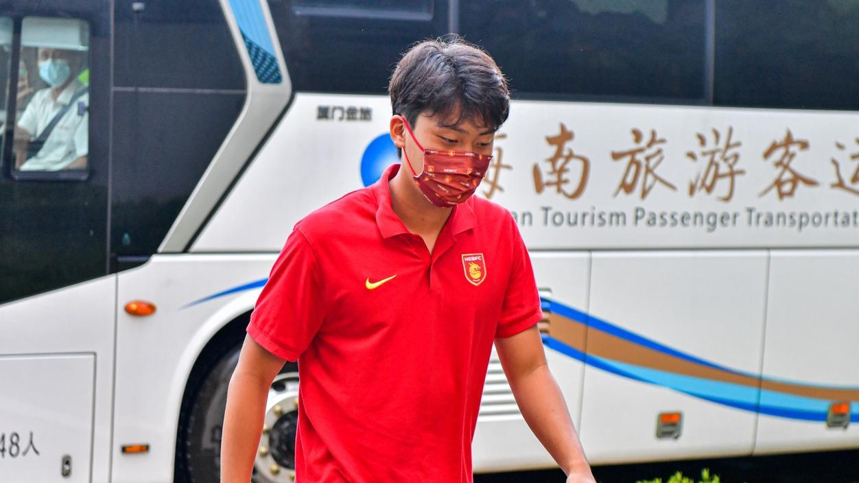 泰州队为何被球员炮轰？“备胎”遭弃，苏超放纵雇佣兵埋下隐患