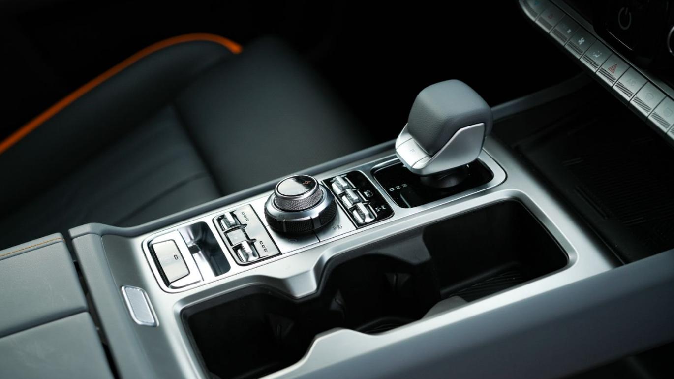 家庭出行无小事，BJ40 增程元境智行版的隐形安全防线超靠谱