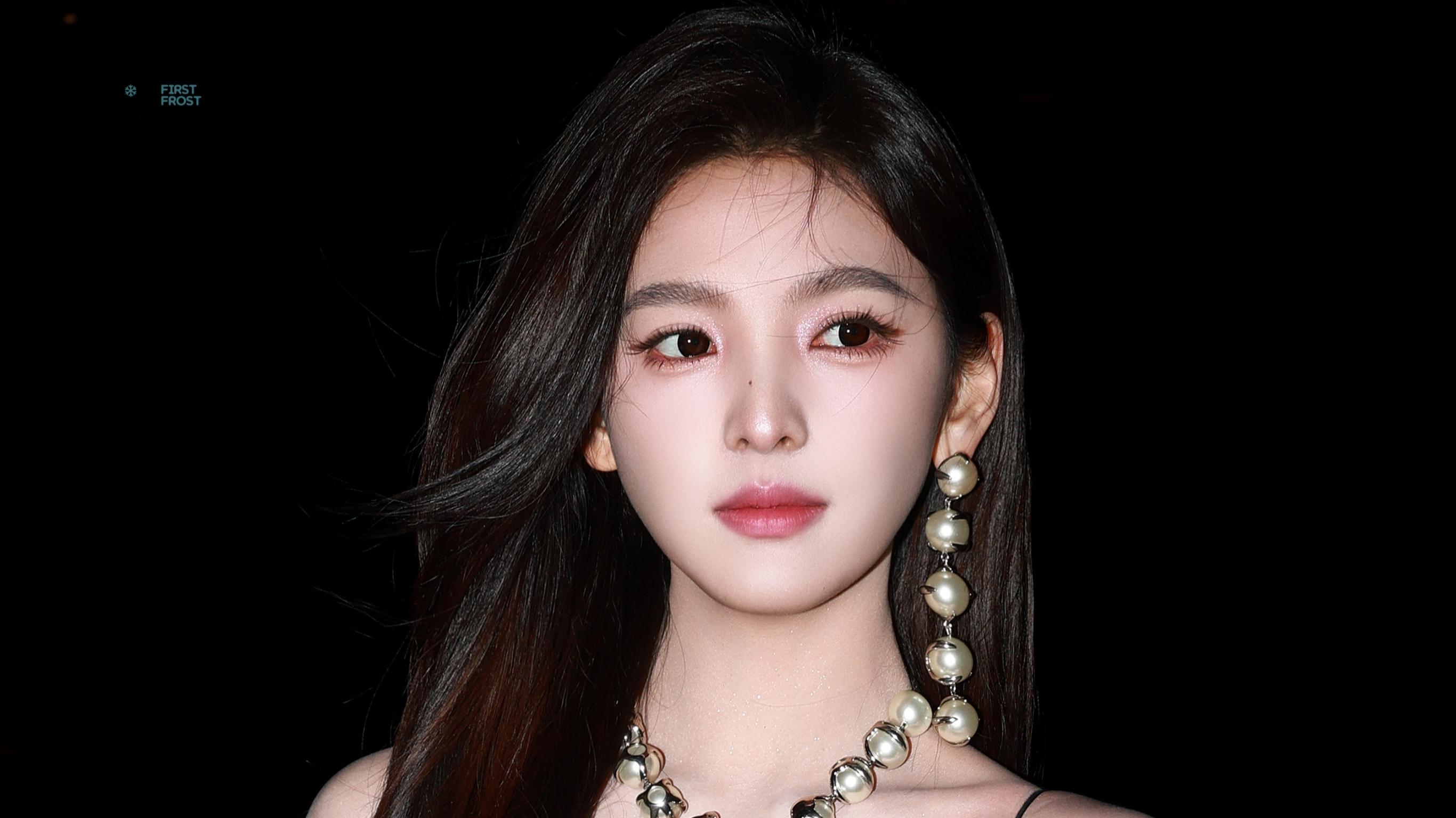 纪梵希品牌活动：章若楠现场生图，素颜状态引热议