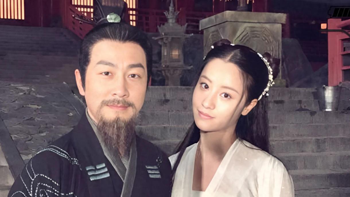 金庸最偏爱的女主是谁？多次为她洗白