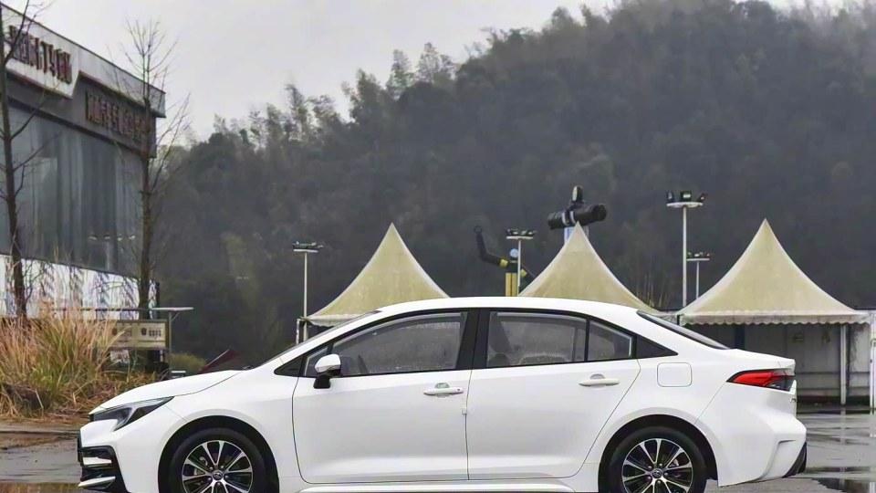 30天卖出1403辆，丰田雷凌为啥卖不动了，原因有两点