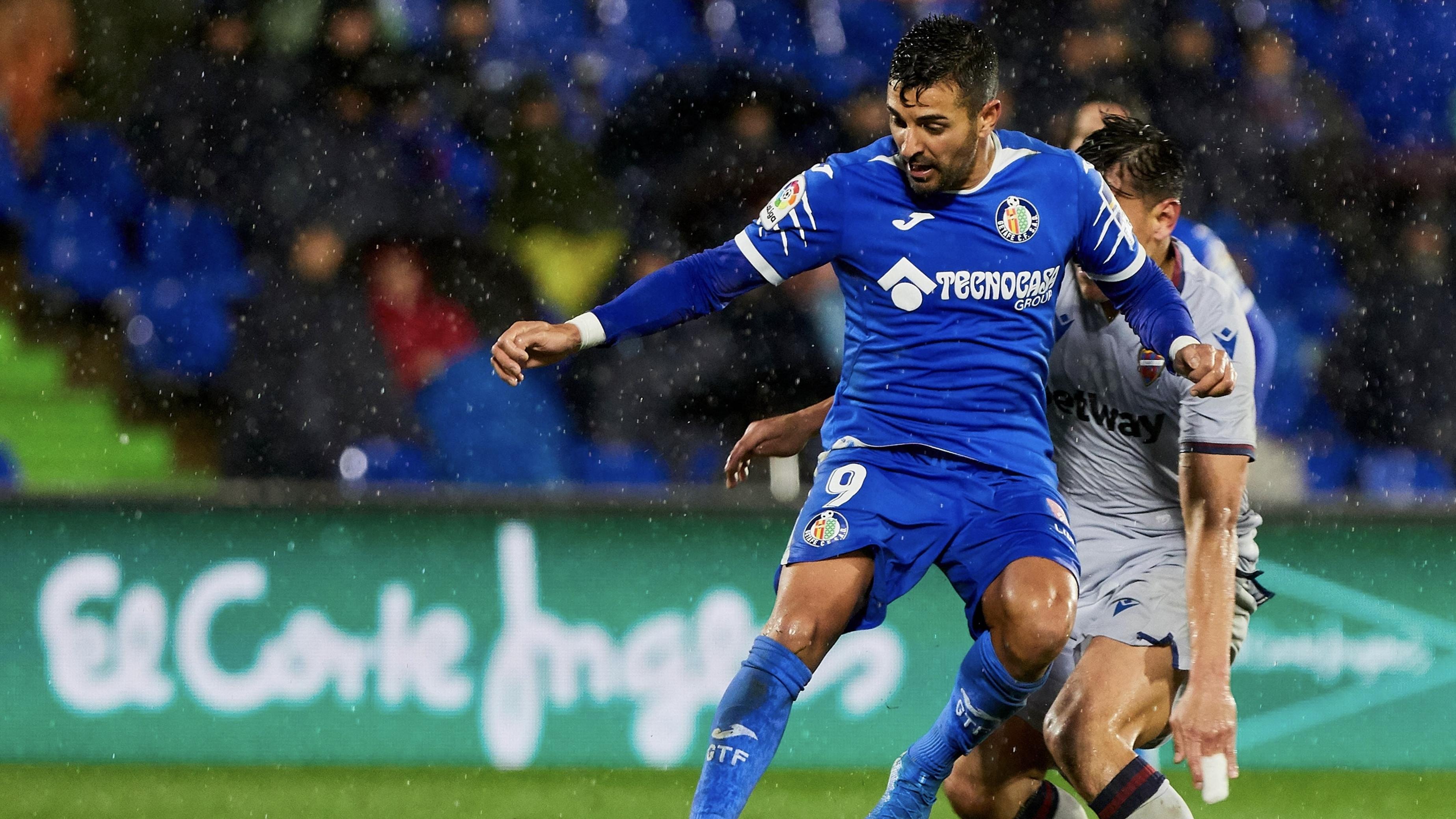 今日精选足球赛事分析：埃弗顿vs切尔西、富勒姆vs伯恩利、埃尔切vs马洛卡、帕尔马vs克雷莫纳、利兹