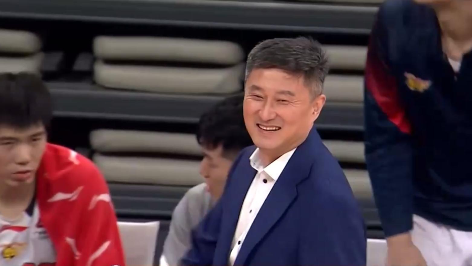 杜锋命真硬！萨林杰张皓嘉末节封神，101-97广东双杀深圳终结3连败