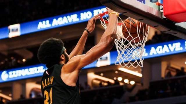 轰18+3+8！请把球给哈登，梅里尔赛后发出请求，而美媒提到了阿伦