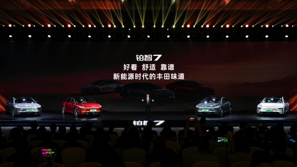 鸿蒙座舱、高阶智驾、双腔空悬上车，铂智7要做最懂中国用户的合资电车