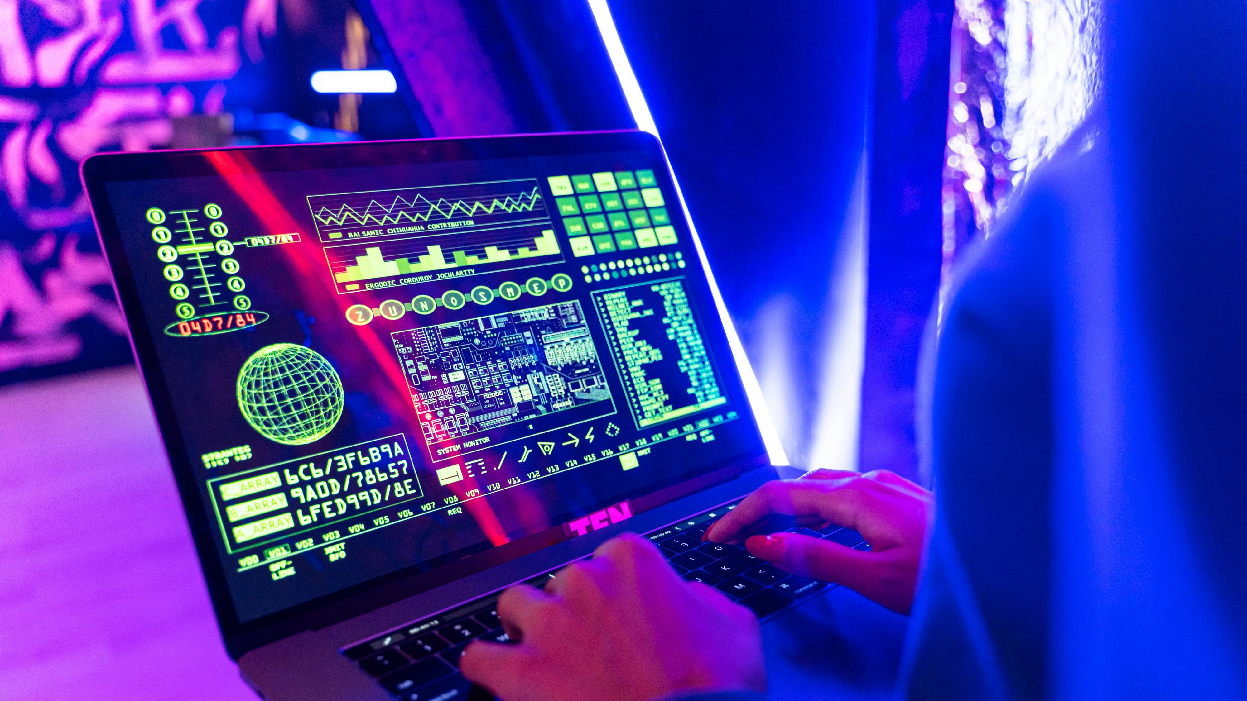 跨越专业壁垒：如何向非技术高管（Stakeholders）做一次满分的系统设计汇报？