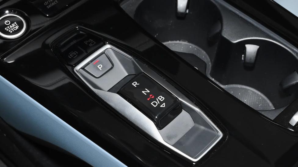 800V架构+华为智驾，奥迪A6L e-tron配置丰富，这次来真的了