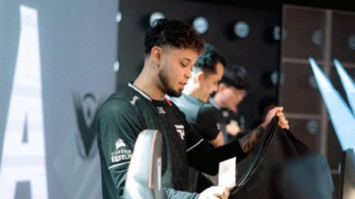 知名LOL选手被曝猥亵未成年，3位女孩出面指控，警方已将其控制