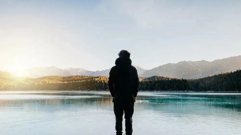 喜欢独来独往，也不爱说话的人，大多是这几种心态！