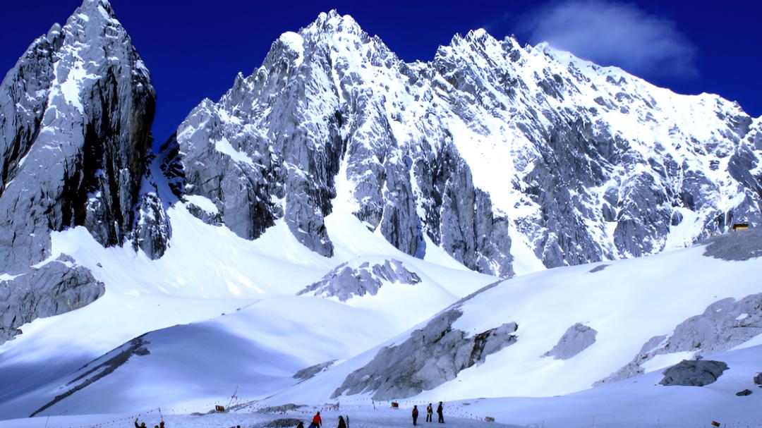 楚雄彝绣逆袭成时尚爆款？真相惊人