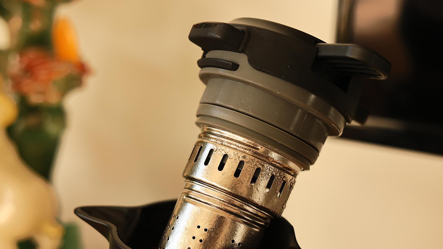 宫菱保温壶测评：0重金属0胶水，欧盟认证安全无毒+8层锁温