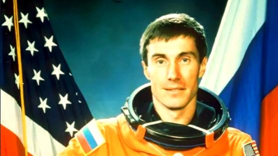 史上最惨宇航员：人刚上太空祖国却没了，被遗忘在太空漂泊了311天