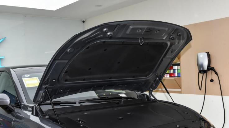 小鹏P7+也不香了！东风轿跑不到14万，纯电续航308km，配激光雷达