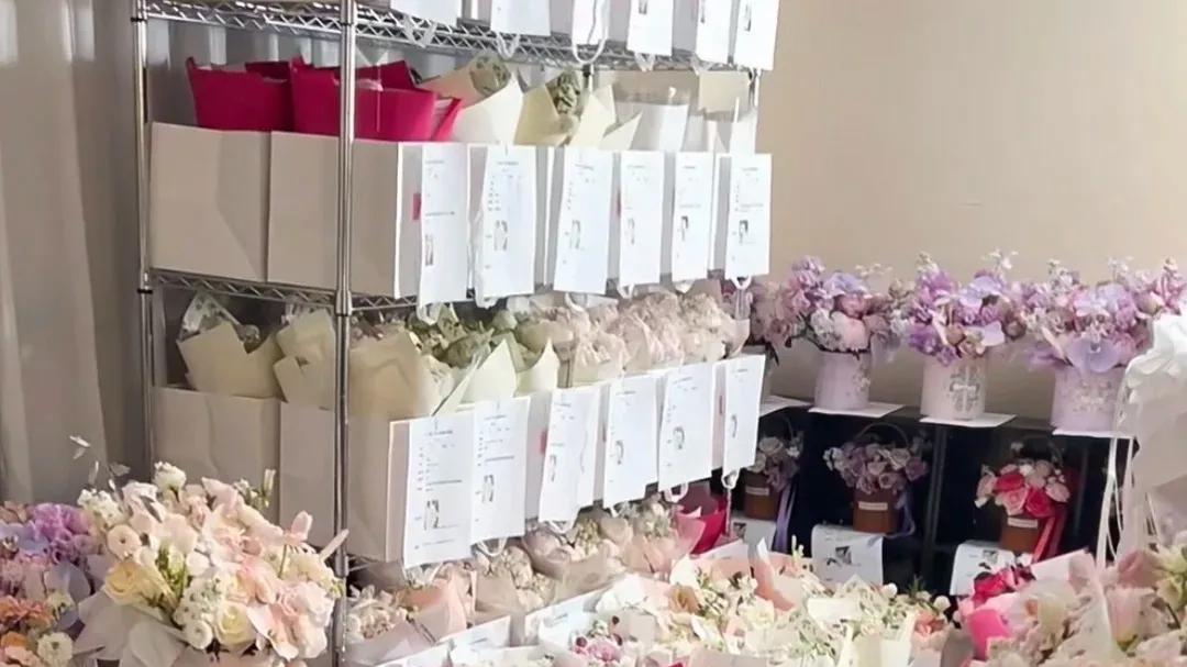 超43%人高频买花：情人节之外，千亿礼品花市场正被即时零售深度重构！