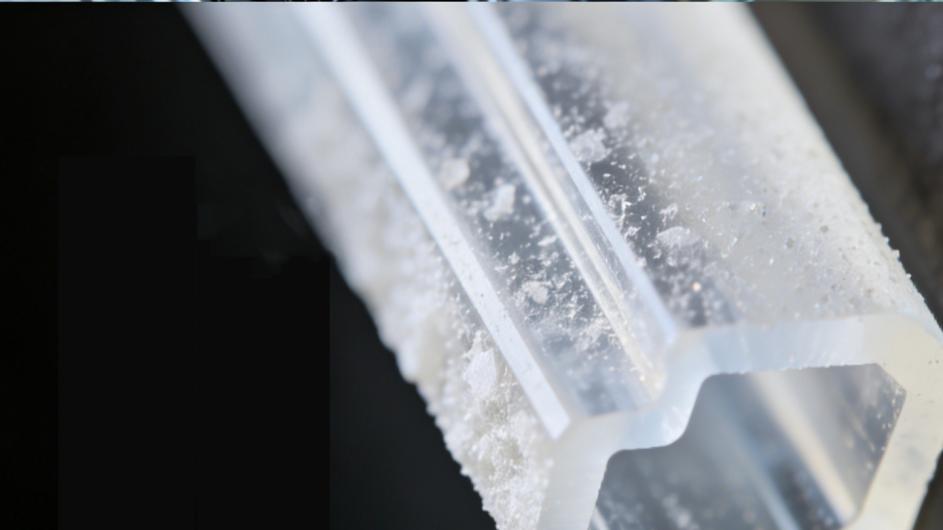 当硅橡胶追求极致透明与长效洁净，氧化锌哪家好？