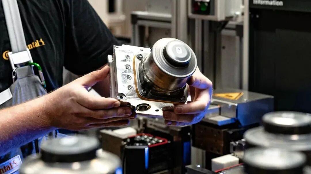 超8成燃油车用户换车首选新能源；别克至境世家纯电版预售；小鹏第二代VLA本月推送；比亚迪元PLUS硬