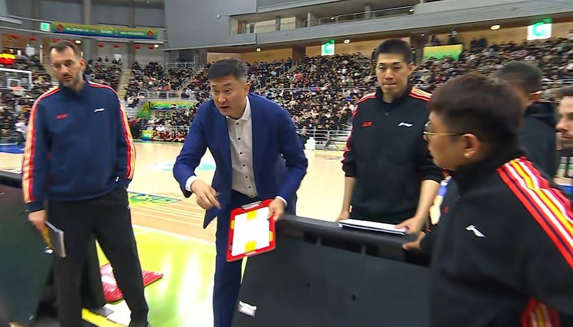 随着广东9分惜败上海！山东1分险胜浙江！上海山东两队先进4强