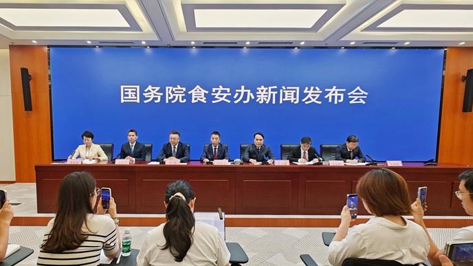 国务院食安办联合多部门亮剑："特供酒"全是骗局，7.52万箱酒精勾兑酒被清缴，40人落网