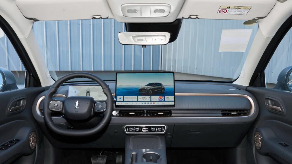 男生女生都能开，操控体验有惊喜，欧拉5这回真能拿捏年轻人吗？