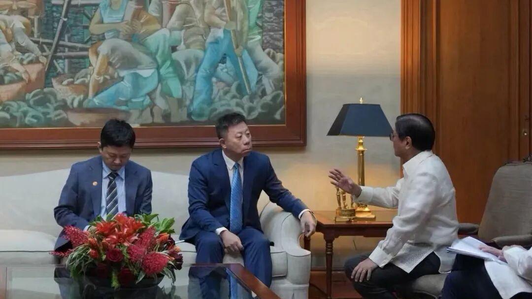 中国驻菲律宾大使，真不容易啊！