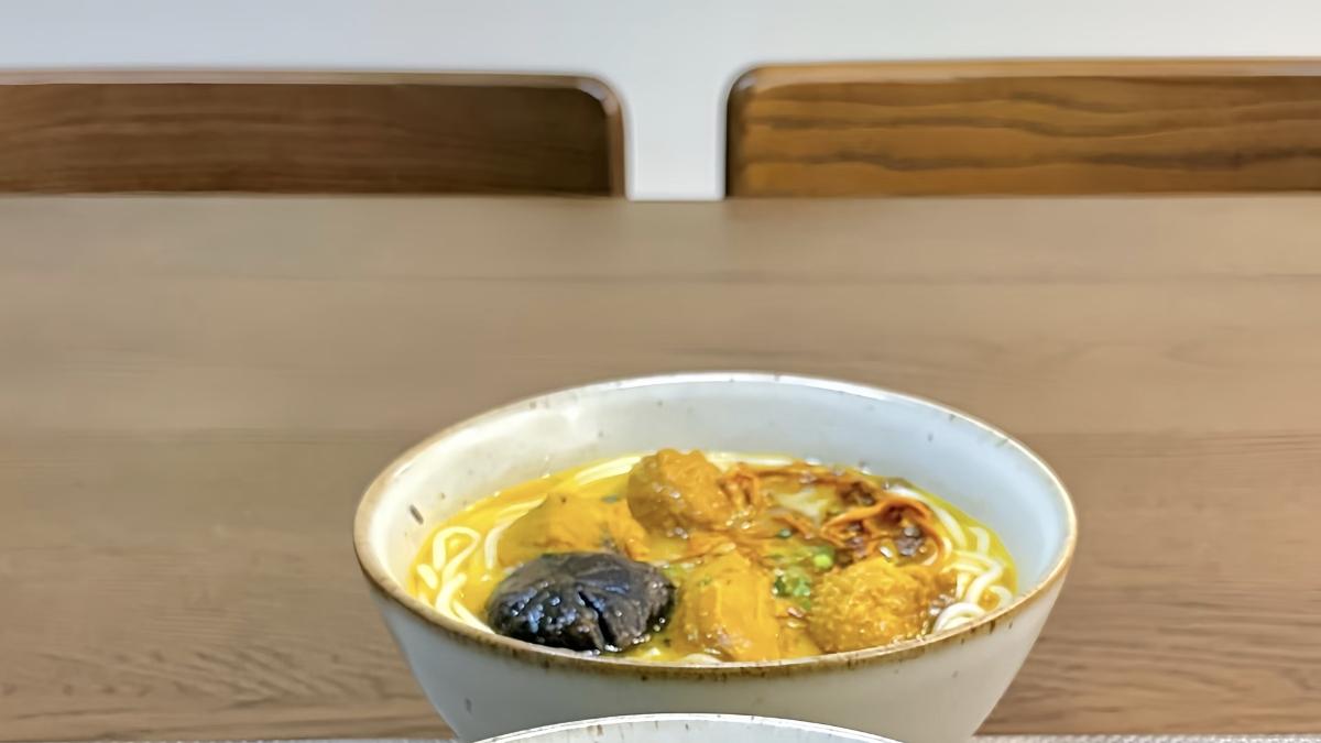 在家复刻那一碗鲜掉眉毛的虫草花香菇鸡汤米线